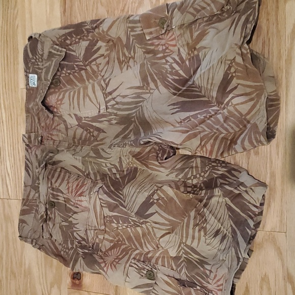 Lucky Brand Palm tree Shorts - Picture 2 of 3